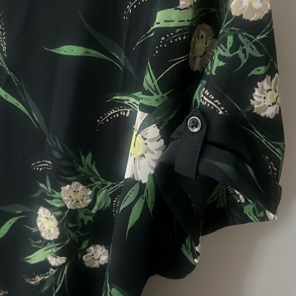 Zipper Back Blouse - Picture 3 of 6